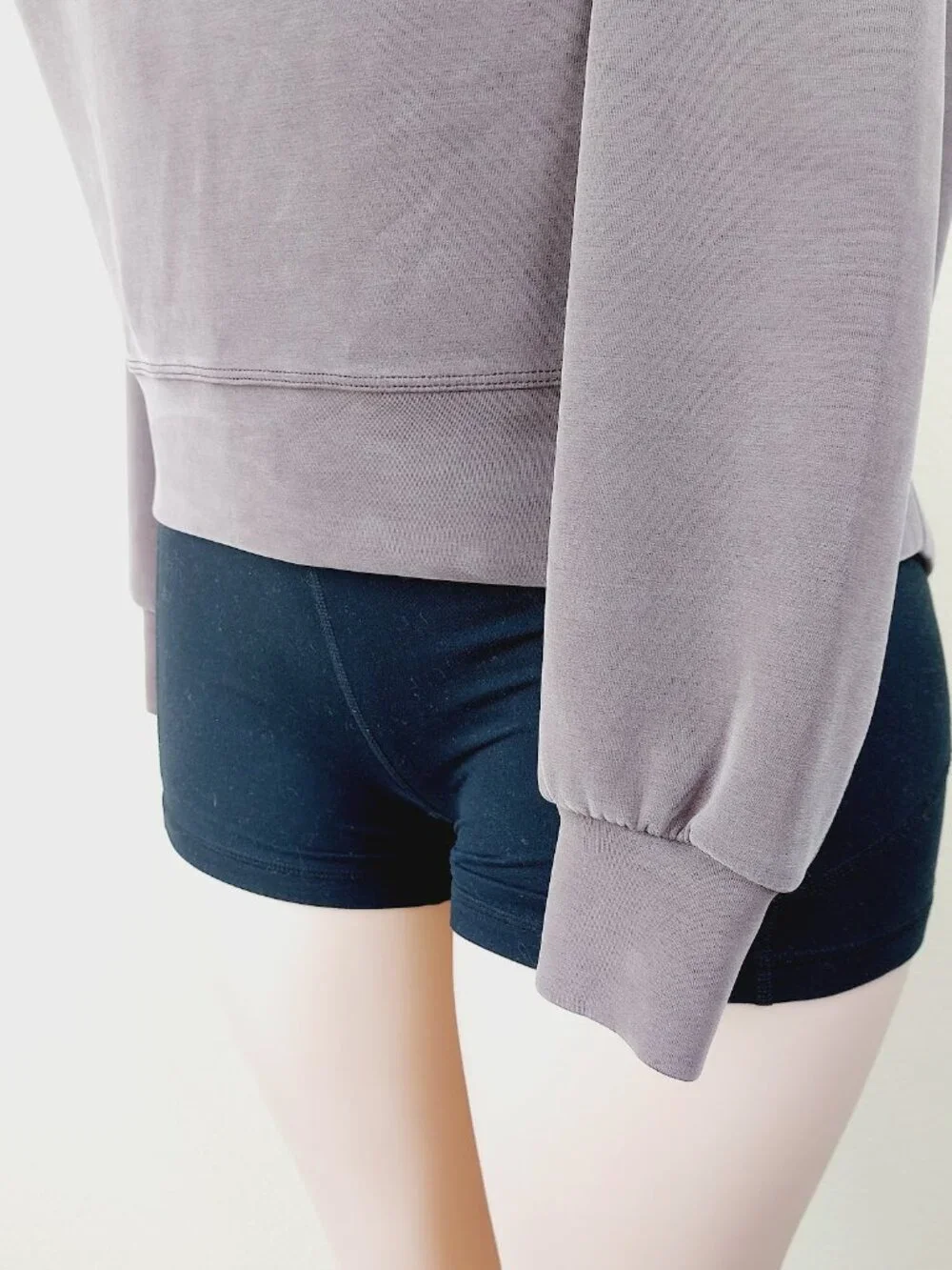 Lululemon Women's Dusty Purple Soft Perfectly Oversized Crop Sweatshirt Size 4